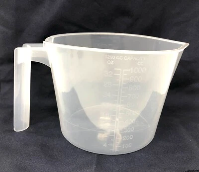 Lot of 40 Plastic Graduated Measuring Cups/Pitcher 34 oz 1200CC