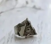 Tentacle eye pyramid ring