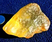 Libyan Desert Glass Meteorite Tektite impact specimen( 557 ct)Dimples GEM AAAA