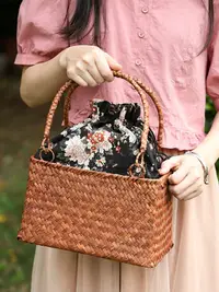 在飛比找樂天市場購物網優惠-復古日式手工草編包 度假休閑竹包 文藝青年茶具收納包手提包拎