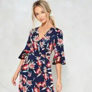NWT Don't Let The Sun Catch You Crying Floral WRAP MAXI Dress Size 6