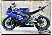 TechSpec Yamaha R6 2008 to 2016 SnakeSkin Tank Grips w/Free Center Pad
