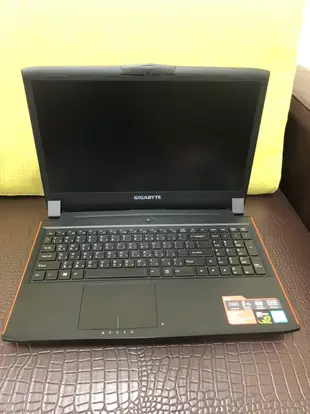 採購新機大出清~GIGABYTE技嘉~i7-7700HQ GTX1060 (p55w v7)WIN10電競筆電~要買要快