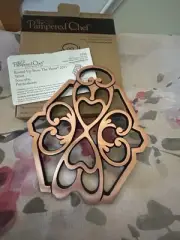 NIB Pampered Chef Round-Up From The Heart Trivet 2011 #1211 Cast Iron and Copper