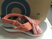 New Womens Clarks Cloudsteppers Arla Belle in Coral Print 26152229 size 5.5