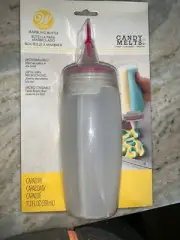 Wilton Candy Melts Silicone Marbling Bottle | 11.2 fl. Oz (331 ml)