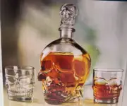 Whiskey Skull Decanter Set with Glass Skull Topper with 2 Glasses-NIB Halloween