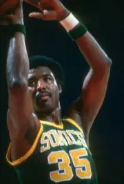 Paul Silas of the Seattle Supersonics Basketball 1980 Photo 4