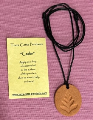 YOUNG LIVING - 1x 5ml Essential Oil with Terra Cotta Diffuser Pendant - Cedar