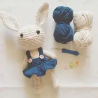 在飛比找ETMall東森購物網優惠-鉤針diy材料包毛線編織手工玩偶娃娃情侶兔子自制針織5股牛奶