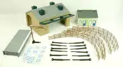 Hornby R8230 TrakMat Accessories Pack 4 - Railway Cottage & Goods Shed -00 Gauge