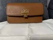 Tory Burch Women's Britten Pebble Chain Wallet Wristlet, Tiramisu
