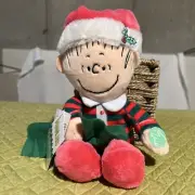 NWT “Oh Christmas Tree" Linus Peanuts Musical "Happy Holidays" Plush Doll Toy