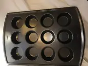 Wilton Advance 12 Cup Muffin Pan