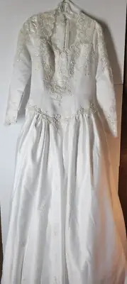 Best Bridal Classic White Wedding Dress With Train Size 16 New With Tags Reduced