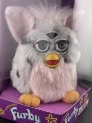 1998 Furby 70-800 Pink/gray leopard Blue eyes Tiger Electronics SEALED New e1