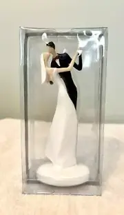 Lillian Rose Bride And Groom Kissing Wedding Cake Topper, Contemporary