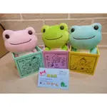 婕的店日本精品~日本帶回~PICKLES THE FROG青蛙玩偶+收納盒