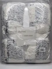 Alpine Valley Sherpa Wrap, CheckerBoard Soft Fuzzy 50 X 60” BRAND NEW