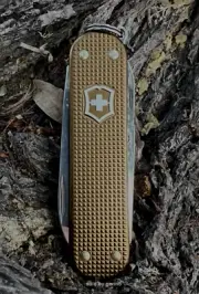 Swiss Army Knife, 2024 L.E. Classic Terra Brown Alox Victorinox, 0.6221.L24 NIB