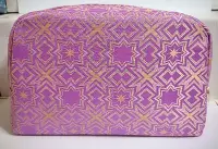 在飛比找Yahoo!奇摩拍賣優惠-BVLGARI 化妝包   粉紫
