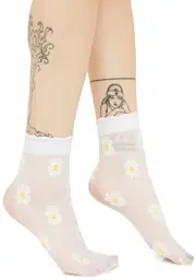 Fields Of Flowers Sheer Ankle Socks