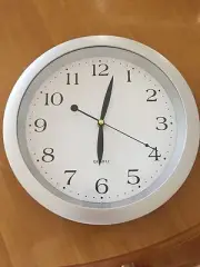 Classic wall quartz clock 1172