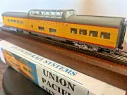UNION PACIFIC " CITY " ACF DOME - COACH Car - HO Scale 932-9580 NEW OOP