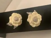 NIB NOLAN MILLER SILVER TONE LARA IVORY ROSE CRYSTAL RHINESTONE CLIP EARRINGS-B2
