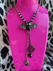 Betsey Johnson Dark Shadows Vampire Lips Mouth Bat Fang Y Chain Necklace RARE