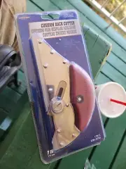 Marshalltown 7” Cushion Back & Conventional Carpet Cutter w/ Two Blades
