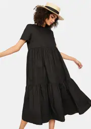 [Glamorous] Black Short Sleeve Tiered Maxi Dress