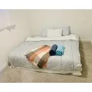 Private Cozy Room In A Basement Apartment. 10 Mins From Yyc Airport