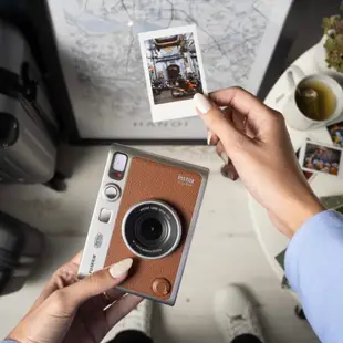 ★日本代購★FUJIFILM 富士 Instax mini evo 咖啡色 拍立得相機 復古造型 即時相機 底片 即可拍