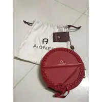 在飛比找蝦皮購物優惠-馬蹄包 AIGNER 斜背大紅圓包 全新未使用過