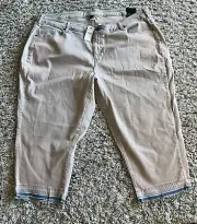 Lane Bryant Plus Size NWT Girlfriend Crop Jeans Size 28R Faded Denim Pink