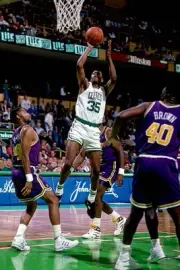 Reggie Lewis Boston Celtics shoots v Utah Jazz played at the Bosto- Old Photo