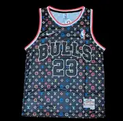 CHICAGO BULLS BLACK AND MULTI-COLOURED MICHAEL JORDAN 23 JERSEY SIZE 2XL