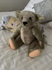 Mint 15” Steiff 1904 Replica Bear Made for The Margaret Woodbury Strong Museum