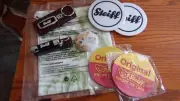 Steiff Drawstring bag - Coasters - Flashlight - Keychain - 100 Years Pin Bears