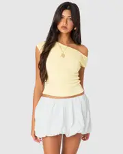 EDIKTED Womens Jett Asymmetric Top YELLOW