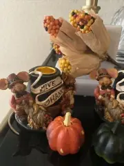 Pilgrim Hat Candle Holder Pair W Mouse