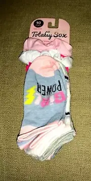 New!! Big Girls 10 pr "TOTALLY SOX" No-Show SOCKS w/ 2 Scrunchies sz 6-8 NWT