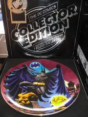 WARNER Bros The DARK KNIGHT BATMAN Collector Plate statue Figure Figurine toy