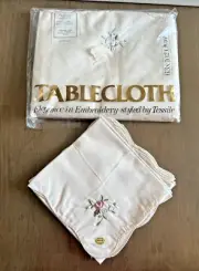 Vintage Tessile DEVON Floral Embroidered Oval Tablecloth w/ 6 Napkins NEW