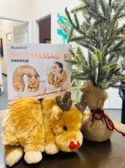 HEALTH TOUCH~ Neck Massager- Relaxing Vibration- Red-Nosed Reindeer