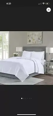 Madison Park White Wiley Coverlet Set Full/Queen NEW