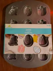 Easter Sugar Cookie Mold Pan Sheet Eggs Bunny Tulip Flowers Baking Decorating