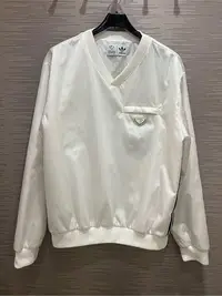 在飛比找Yahoo!奇摩拍賣優惠-【EZ兔購】正品 Prada 聯名 adidas 三角鐵牌 