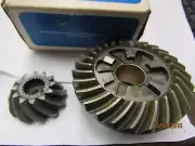 NEW OEM OMC JOHNSON EVINRUDE GEAR SET 433841